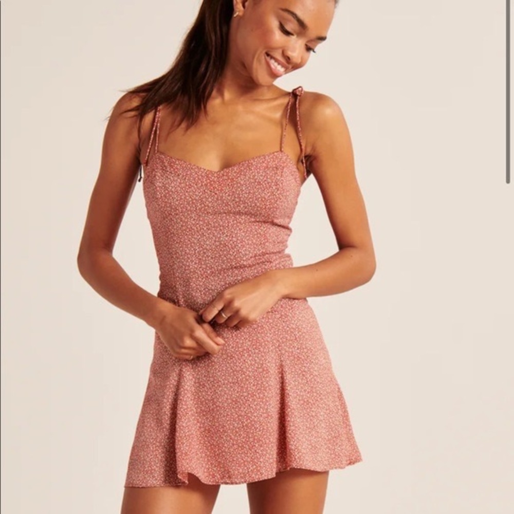 Abercrombie flirty mini skort - red floral pattern